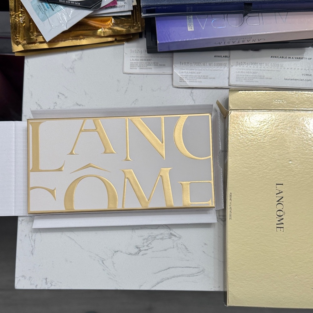 Lancome Eyeshadow Palette with Gold and Brown Shades - Picture 3 of 3
